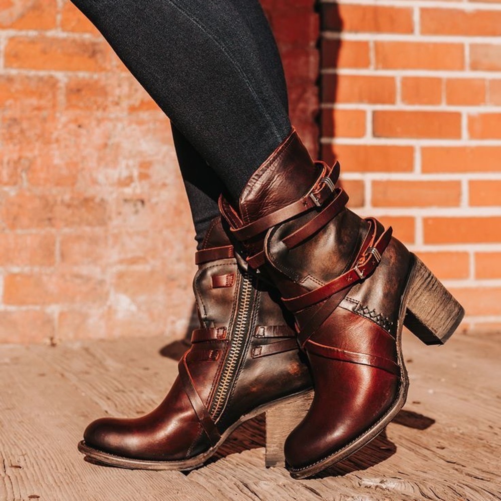 Freebird by Steven BAKER boots Women's wine colored Leather Ankle Boots